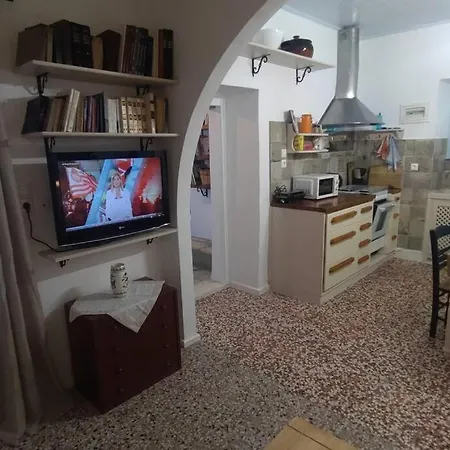 בית נופש Chrisi's And Jasmin's House *