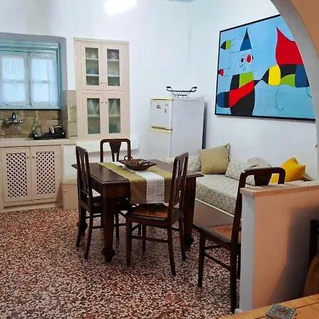 Chrisi's And Jasmin's House בית נופש Pátmos