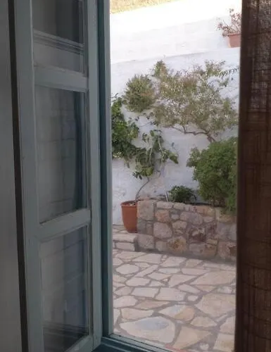 Chrisi's And Jasmin's House بيت للعطل *