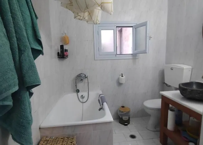 Chrisi's And Jasmin's House بيت للعطل